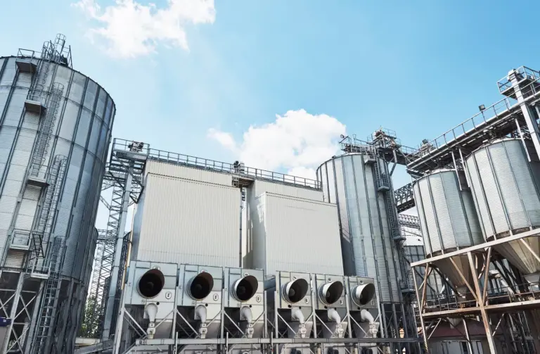 agricultural-silos-building-exterior_146671-19108